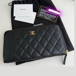 CHANEL Black Quilted Zip Wallet